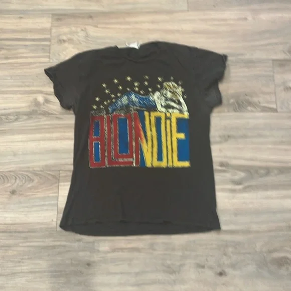VINTAGE BLONDIE TEESHIRT NWOT SIZE XS BUT LOOSE FIT WOULD FIT MOST S, M , L - Picture 3 of 3